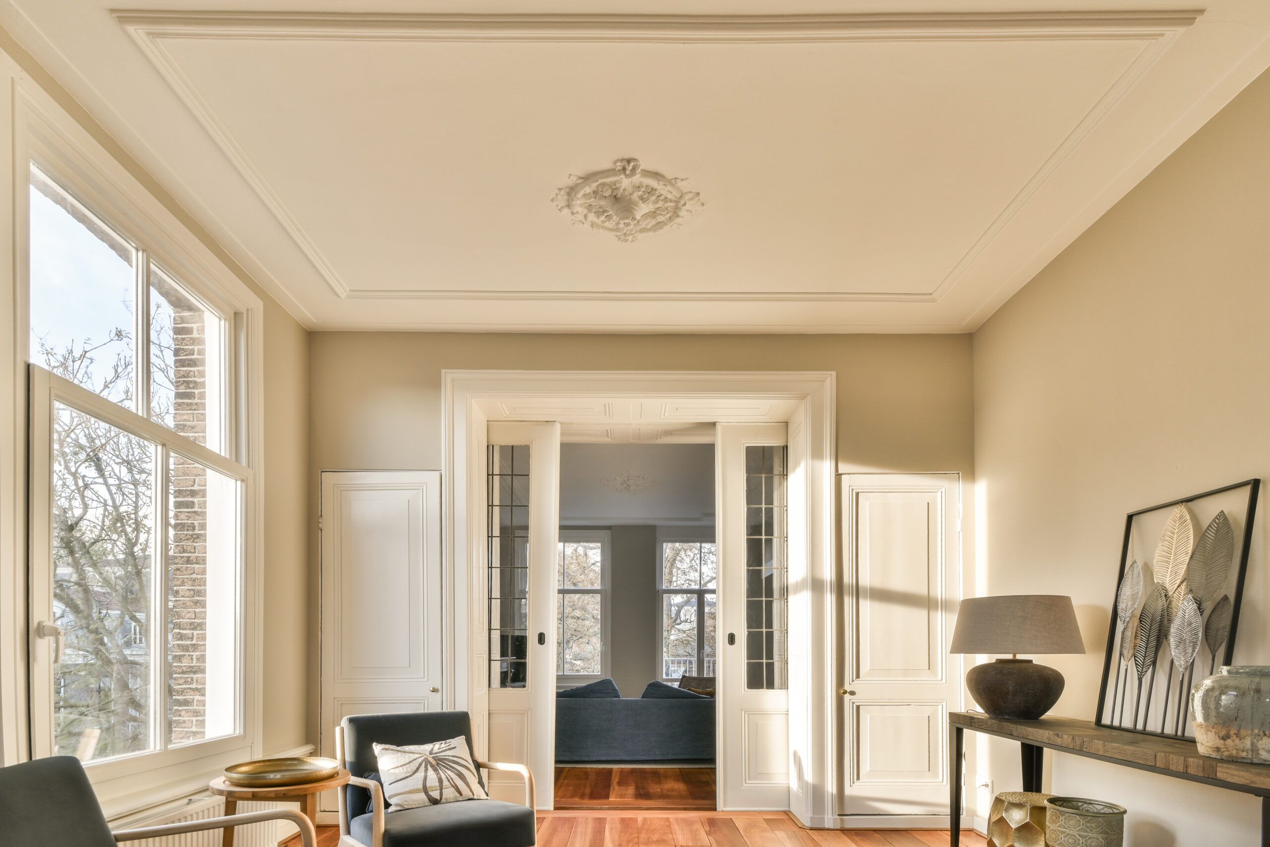 Should You Paint Ceiling or Walls First?